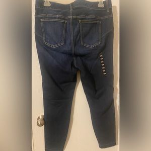 Torrid Bombshell Skinny 18 R Jeans